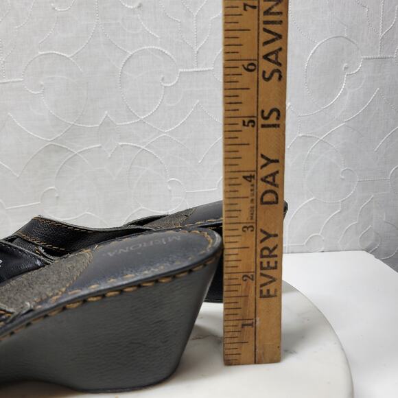 Merona Leather Wedge Sandals Womens 8 Black Stitching Slip on Mules Slides Y2k - Picture 10 of 15